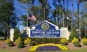 leland welcome sign